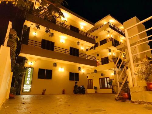 Alwaye House | Oxxon Airport Hotel