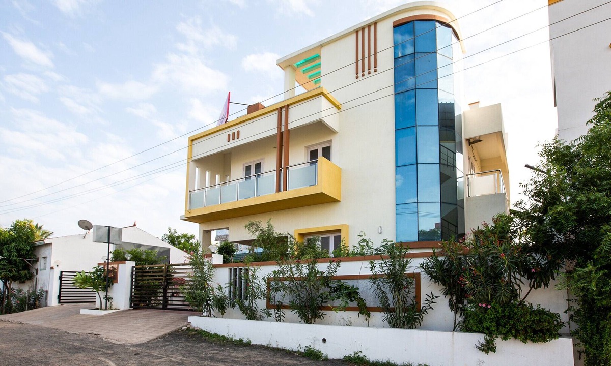 Injambakkam Hotel | OYO 15701 River View Residency