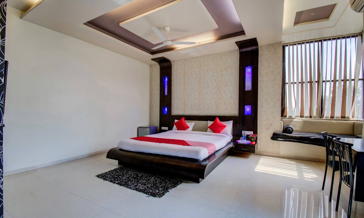 Amravati Hotel | OYO 24838 Hotel Neelam