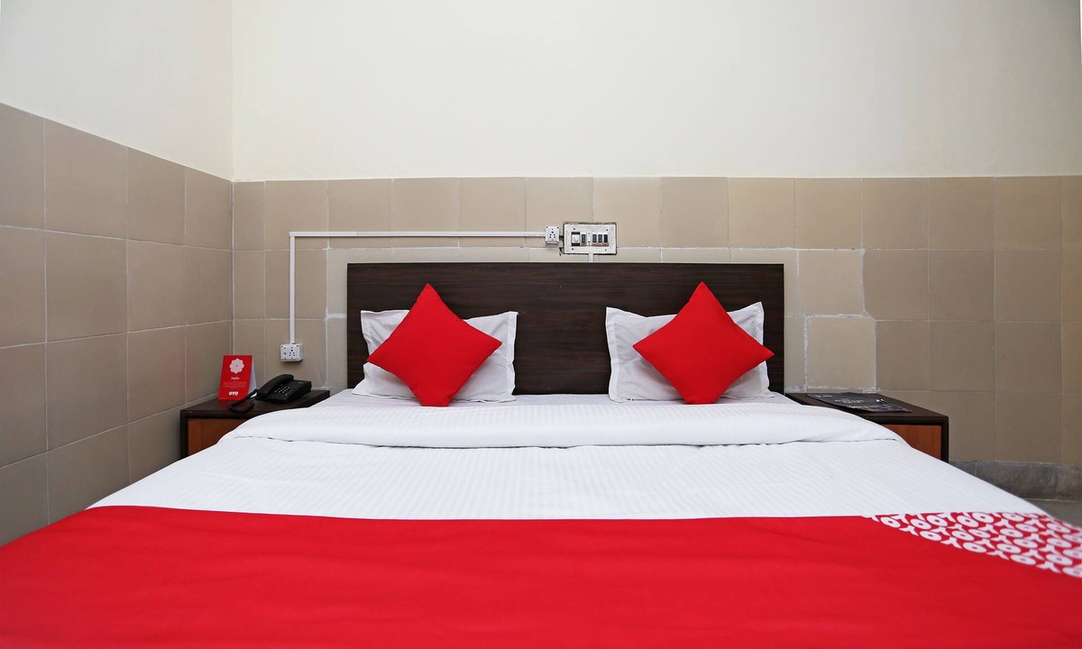 Cuttack Hotel | OYO 26808 Shree Ram Residency