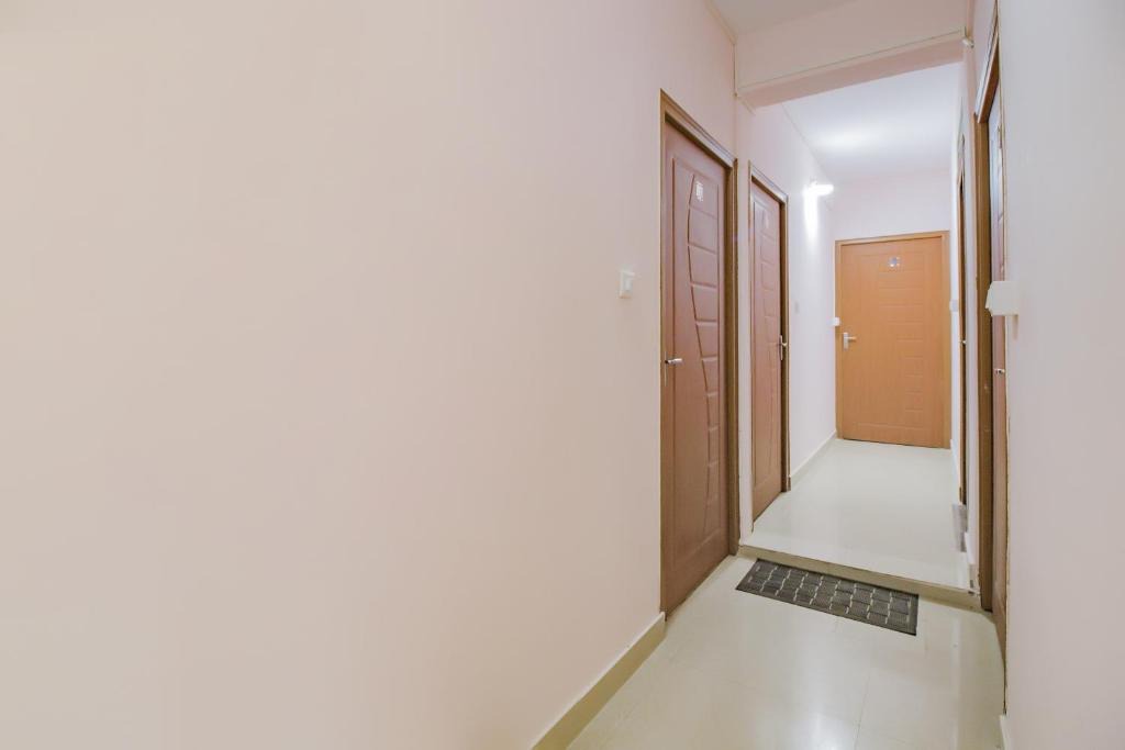 Narasapura Hotel | OYO 79181 Sri Dhanalakshmi Boarding & Lodging