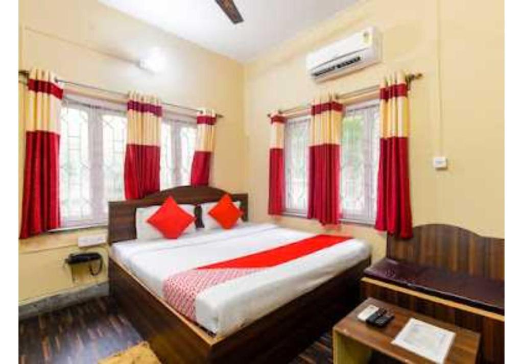 Salt Lake Hotel | OYO 90228 Honey Regency