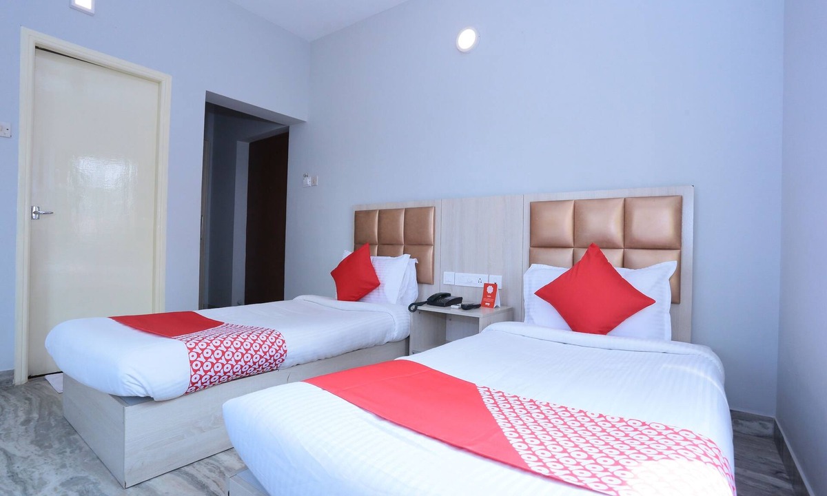 Palayam Hotel | OYO Flagship 16910 Hotel Prince Palace