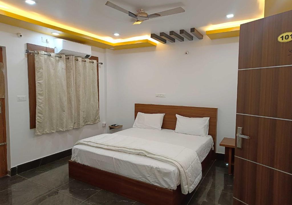 Hoskote Hotel | OYO Hotel Vasudha Inn