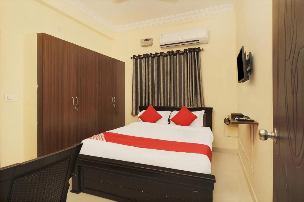 Shaikpet Hotel | OYO Skyinn Near Golconda Fort