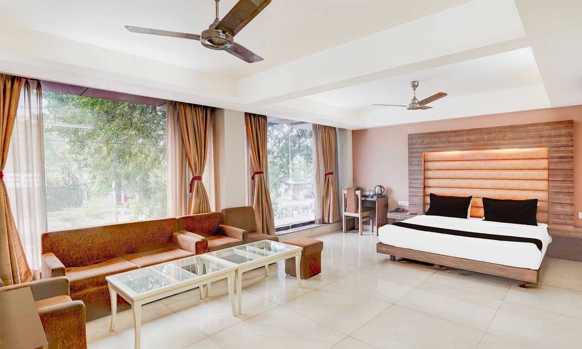 Maharana Pratap Nagar Hotel | Palette Hotel Nisarga Bhopal