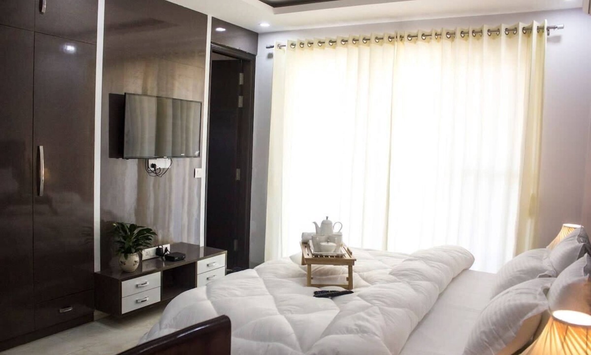 Sushant Lok Apartment | Parfait Street 2Bhk srvc apartment Horizon cnter