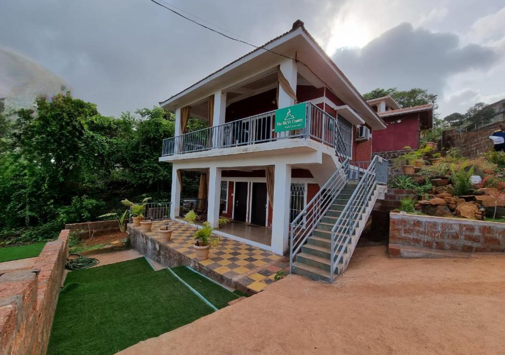 Dapoli Hotel | Parijat-Breathtaking Sky and Hilltop view