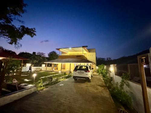 Kapurhol Villa | Parijat Villa - A Perfect Weekend Getaway