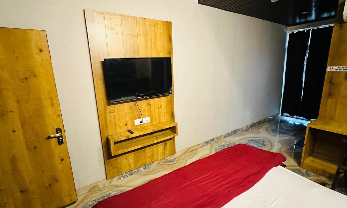 Jaipur Hotel | Peaceful City Hideaway - Balcony + Nature Views-202