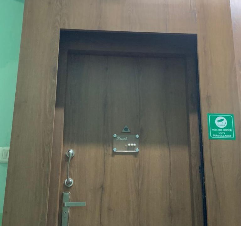 Ballygunge Apartment | Pearl by Olys Apartment