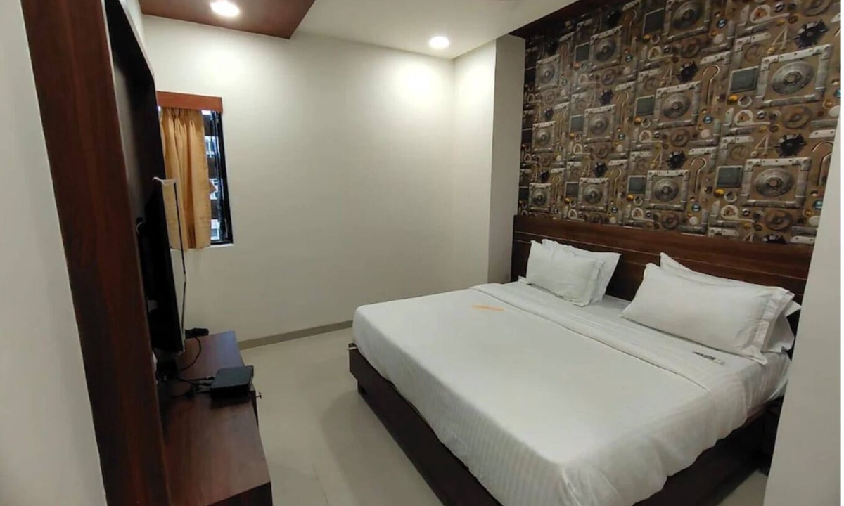 Ahmedabad Hotel | Pearl Villla Hotel
