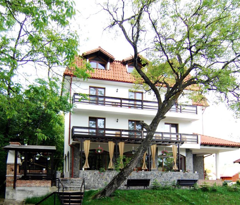 Comarnic House | Pensiunea Comarnic-Moisa
