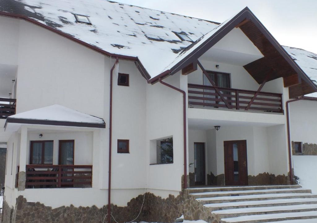 Podu Cosnii House | Pensiunea Eliza