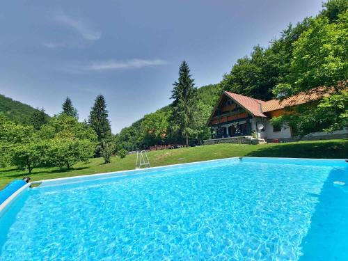 Turnu Ruieni House | Pensiunea Ioana