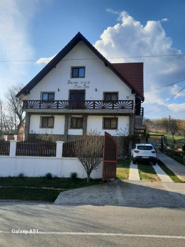 Ponoarele House | Pensiunea Maria-Elena