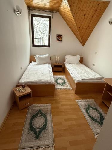 Sighisoara House | PENSIUNEA STEJARUL -Restaurant LA GITANA