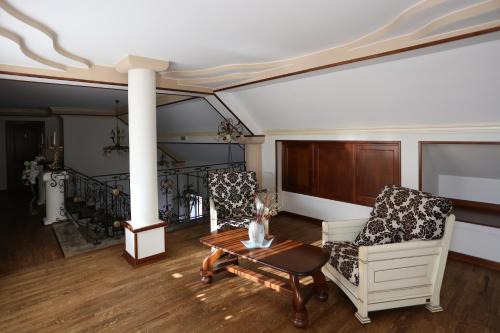 Seini Hotel | Pensiunea Trei Pini