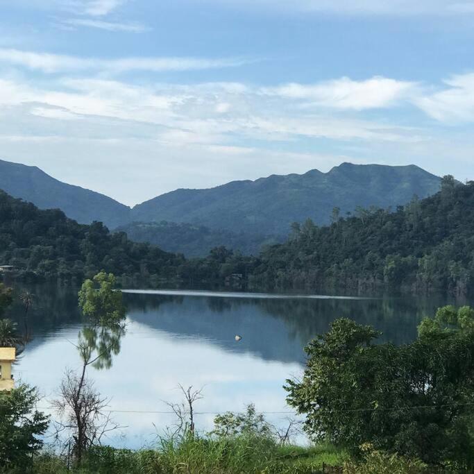 Ambavna Villa | Pet Friendly Villa on the Lake