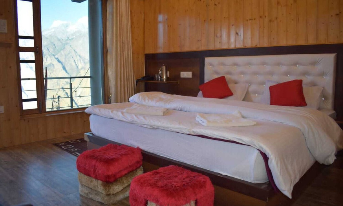 Auli Hotel | Pine Palace Homestay
