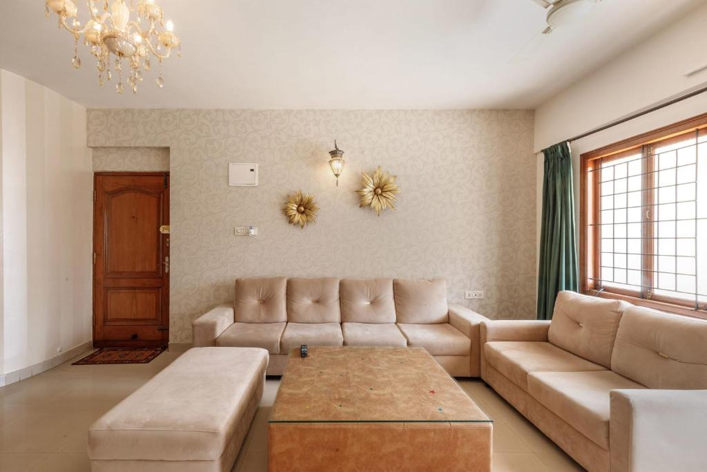 Kalyan Nagar Apartment | Platinum Oak by JadeCaps AC Wifi Central Area