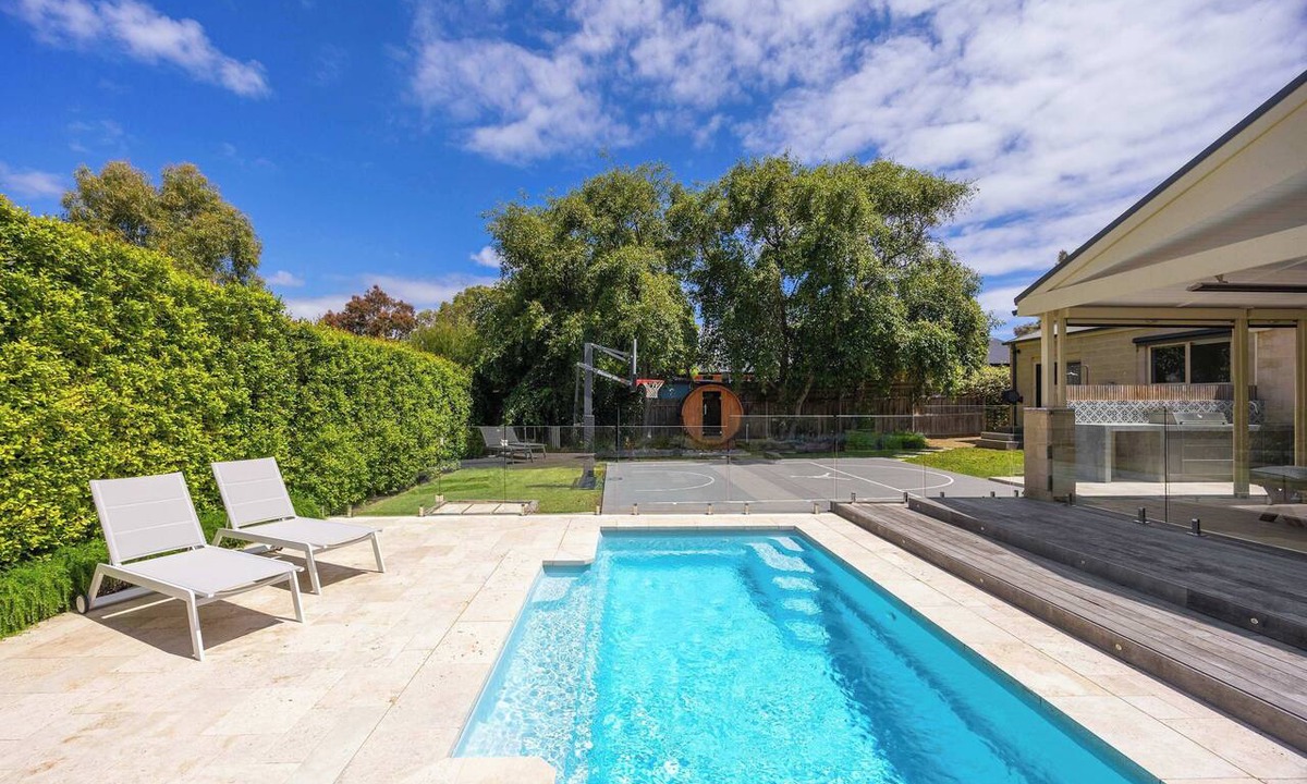 Mount Martha House | Play on Balcombe | Swim. Steam. Shoot. Stay Peachy