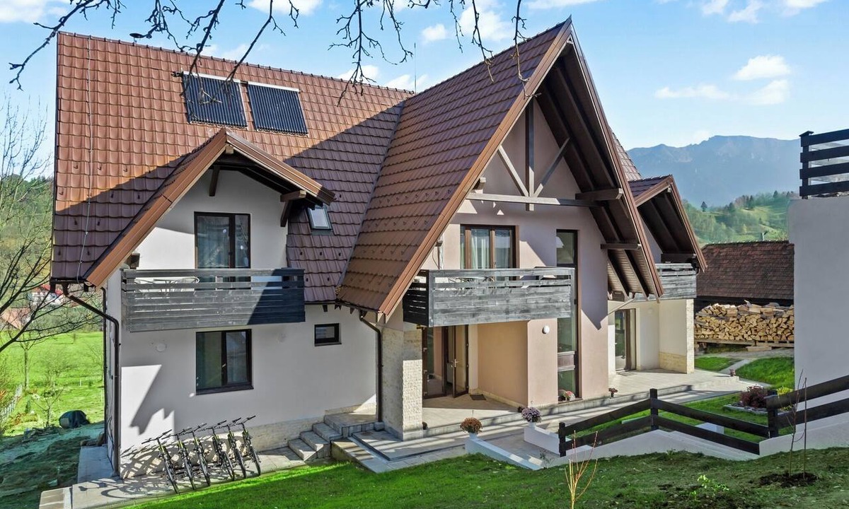 Bran Ski Chalet | Podul Simonului - Wonderful 7-bedroom chalet in Șimon perfect for group getaways