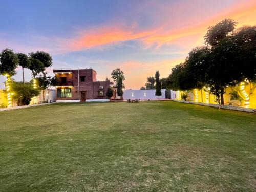 Jhalamand Villa | Poonam Palace near by Airport