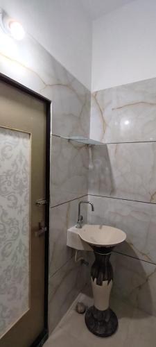 Nathdwara House | Poonam rest house