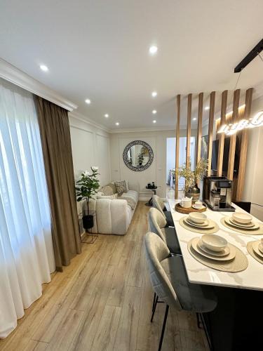 Radauti Apartment | Porcelain Apartment