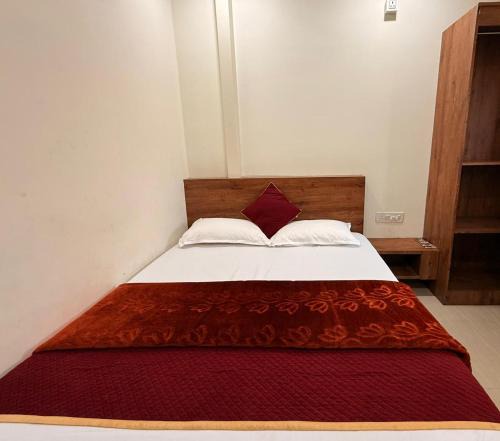 Adyar Hotel | Port Inn Lodge