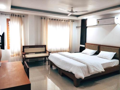 Thrissur Hotel | Prajapuri Hotel