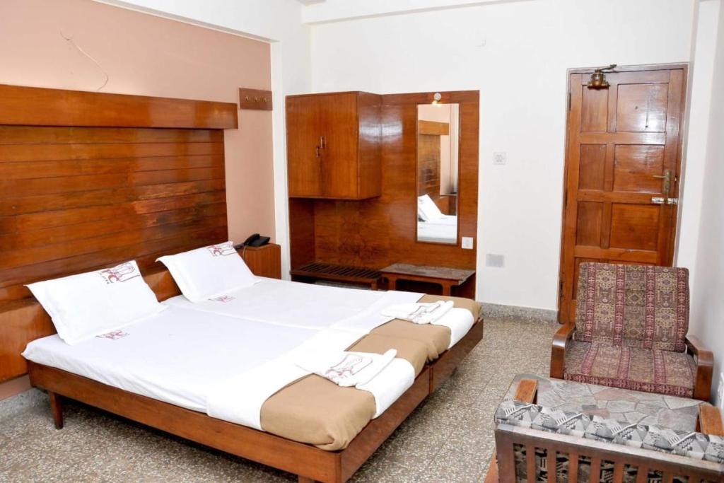 Gandhi Nagar Hotel | PRANAM COMFORTS LODGE
