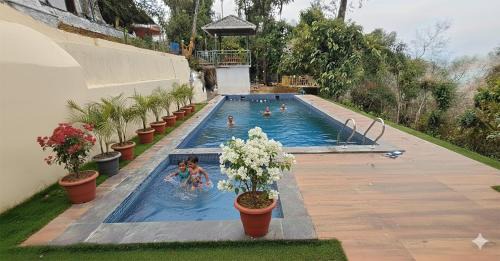 Todupulai Villa | Premium Resort with Pool Campfire tent stay and Games between munnar & Idukki