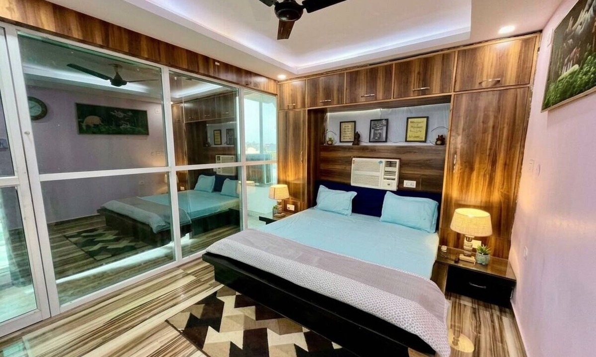 Allahabad Hotel | Premium room with WiFi and AC in wonderful Prayagraj