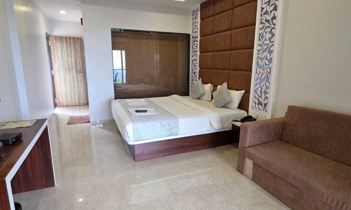 Bhilar Hotel | Prince Palace Bhilar in Village of Books