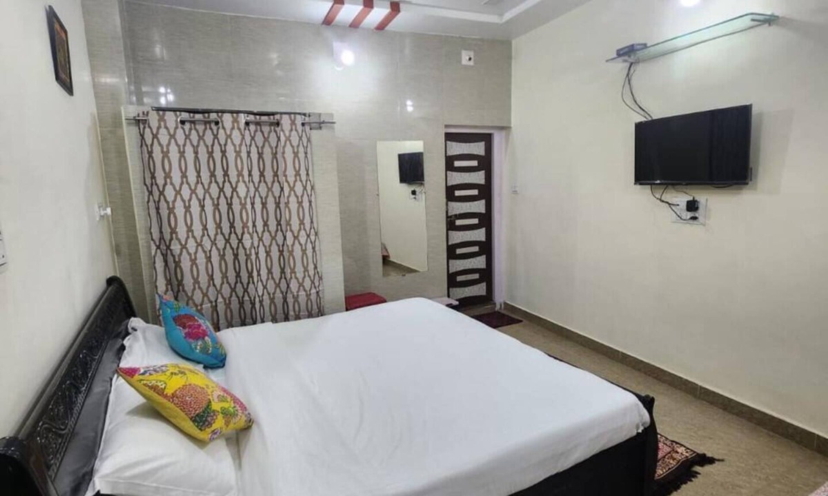 Abu Road Apartment | Private - 1 BHK Floor - Paddy's Luxurious Home Stay