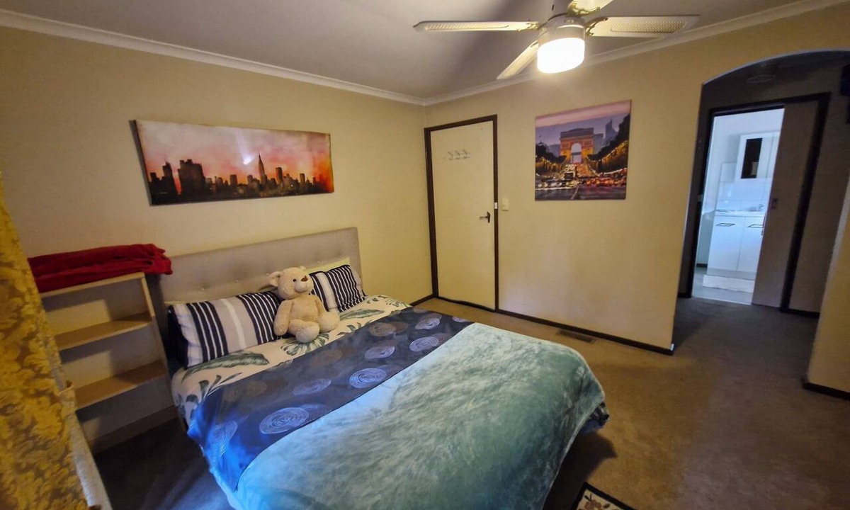 Glen Waverley Apartment | Private ensuite