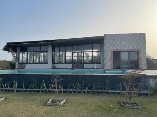 Panipat Villa | Private Luxury Farmstay - Pool, Party Hall & Lawns