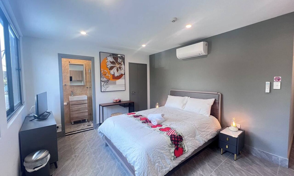 Padstow Apartment | Private studio near street