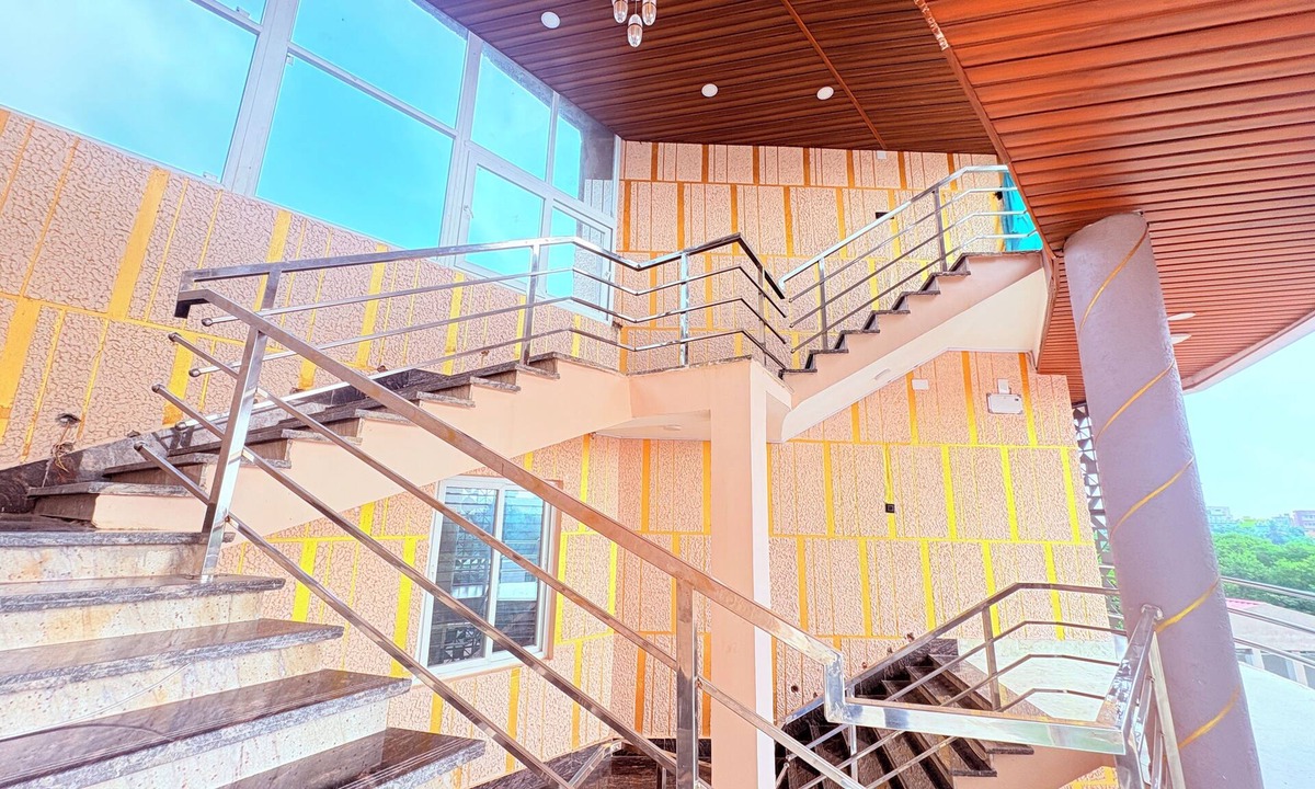 Puri Hotel | Puri Hotel Shri Sudama on Seven Hills Rd