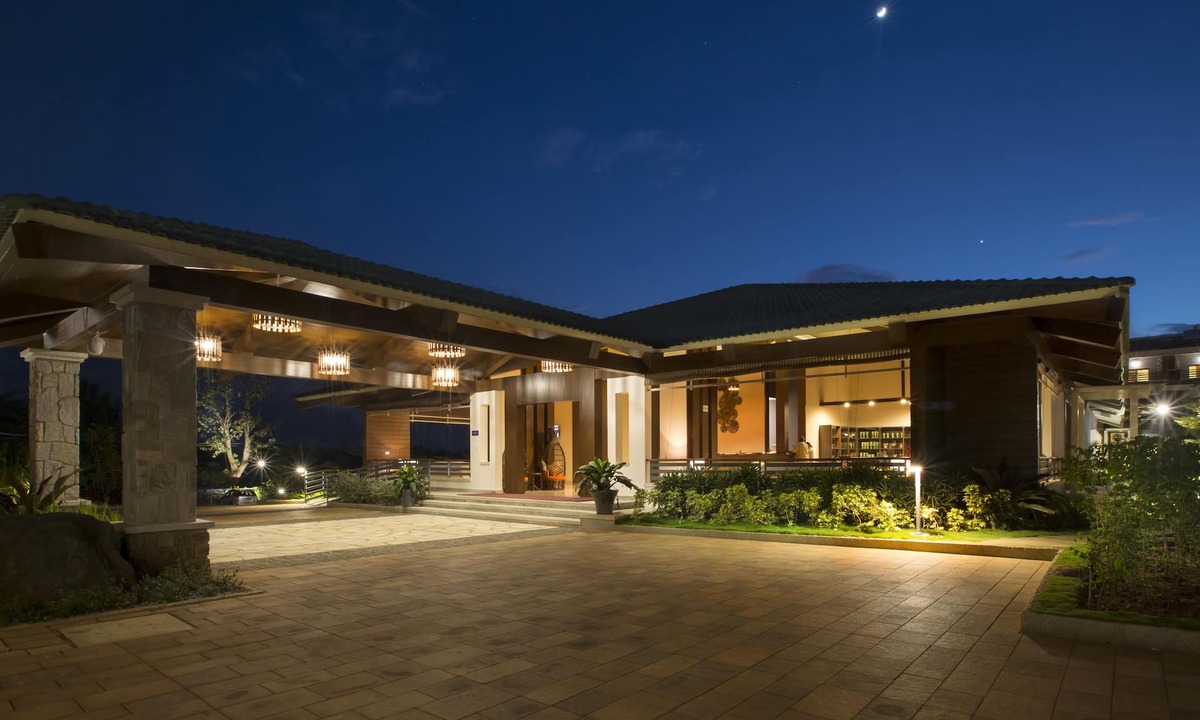 Kushalnagar Hotel | Purple Palms Resort & Spa
