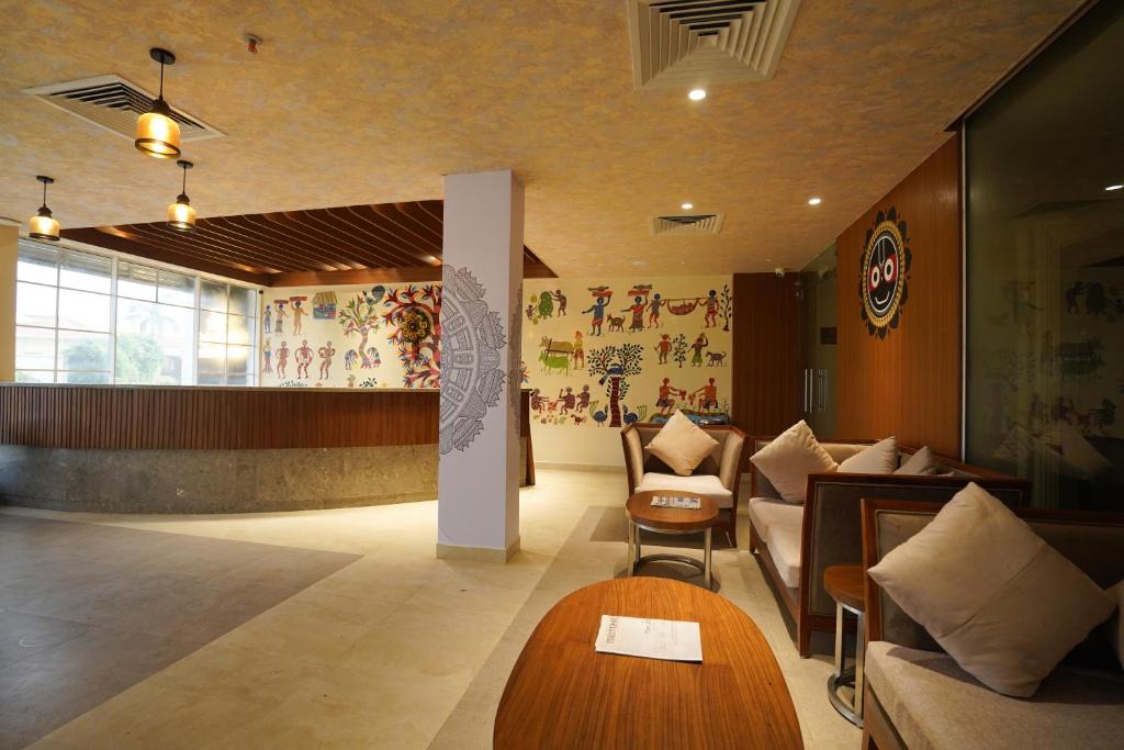 Puri Hotel | Q SAINA AAROKAN HEIGHTS
