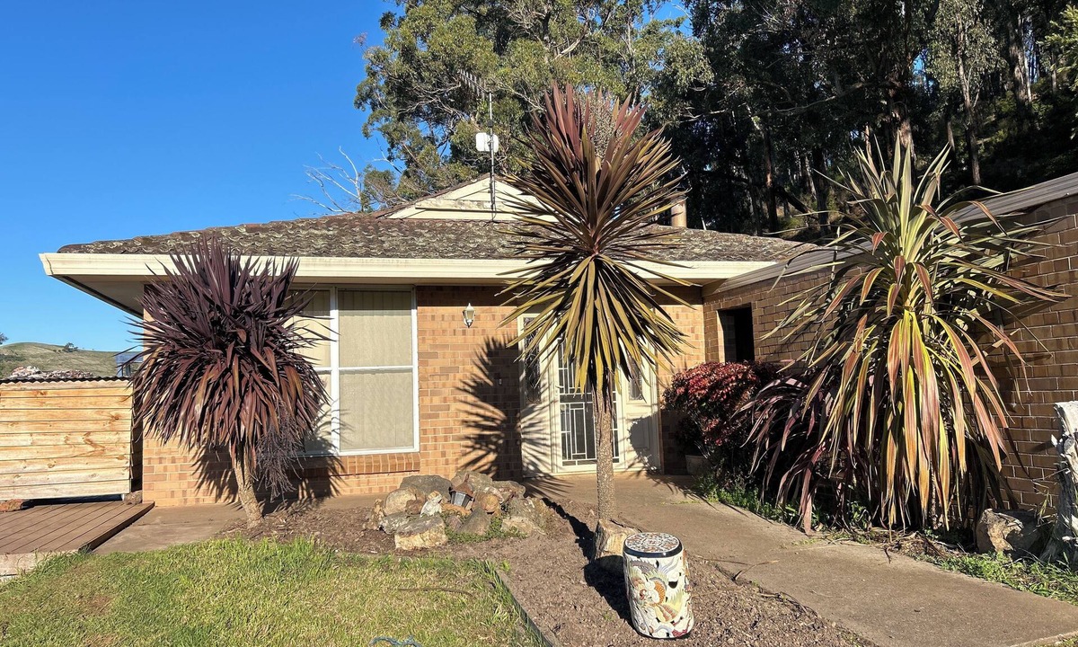 Yinnar South House | Quiet peaceful wild life and the most beautiful bird’s and scenery