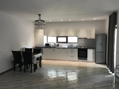 Eforie Sud Apartment | R i A N A 4