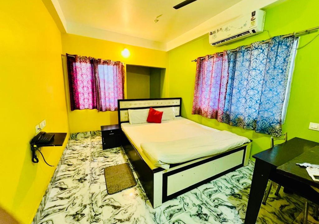 Siliguri Hotel | Radha Rani lodge
