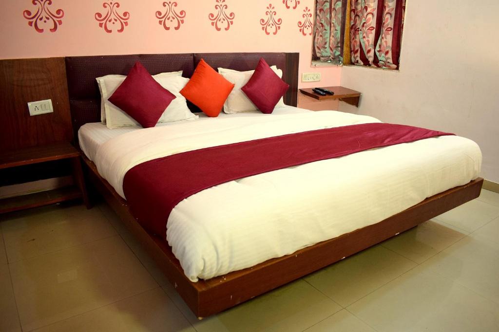 Vadodara Hotel | Radhe-The Hotel