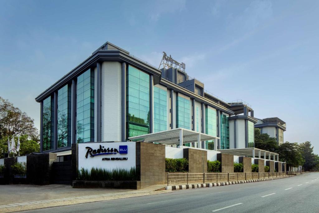 Bangalore City Center Hotel | Radisson Blu Atria Bengaluru