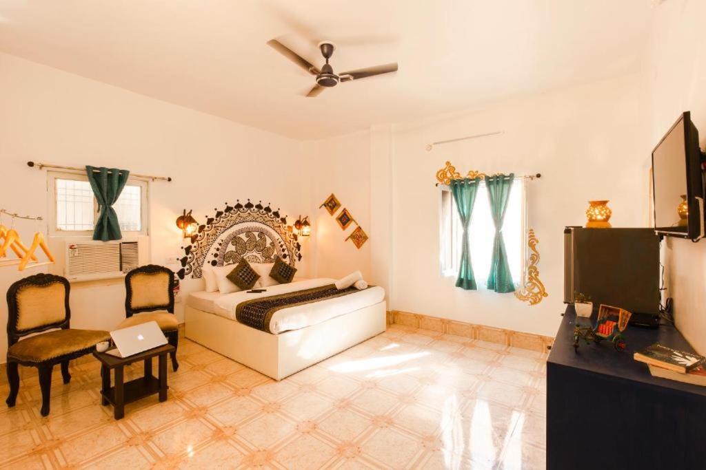Mahmoorganj House | Rainbow Inn