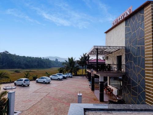 Namakkal Cabin | Raj Bavan Resort